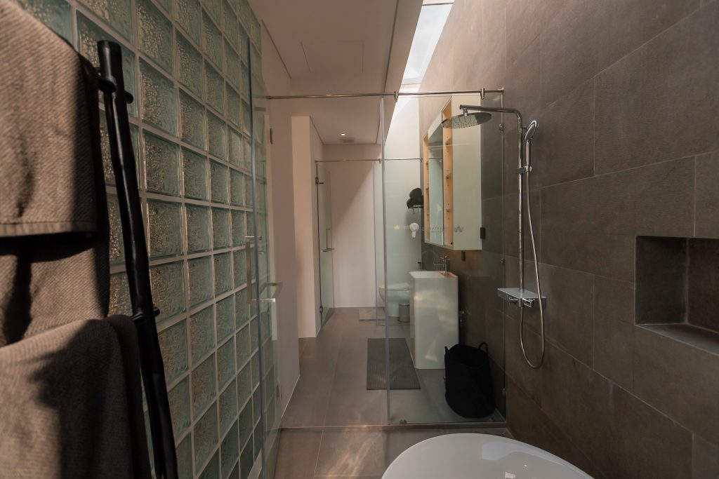 wallaya-hill-master-bedroom01-8