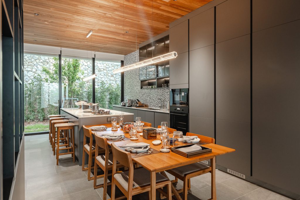 wallaya-hill-dining-kitchen-5